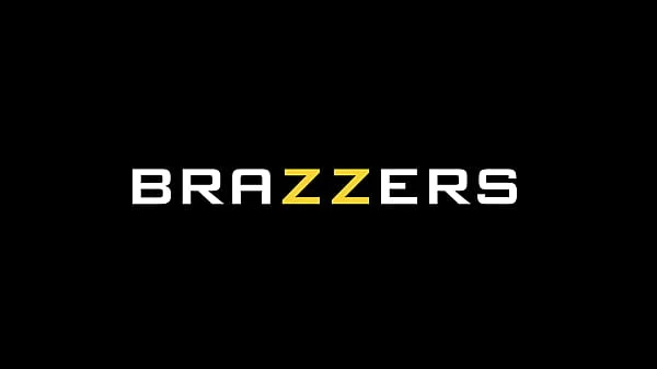 American Bimbo Part 4 - Conservative MILF - London River / Brazzers  / stream full from www.zzfull.com/negl