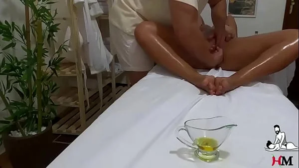 FLAGRANTE - Casada filmada peladinha em sala de atendimento de massagem tantrica REAL - Massage