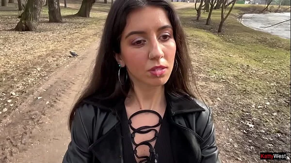 I want to walk through the park with cum on my face! Cum on my face! - Public Cumwalk