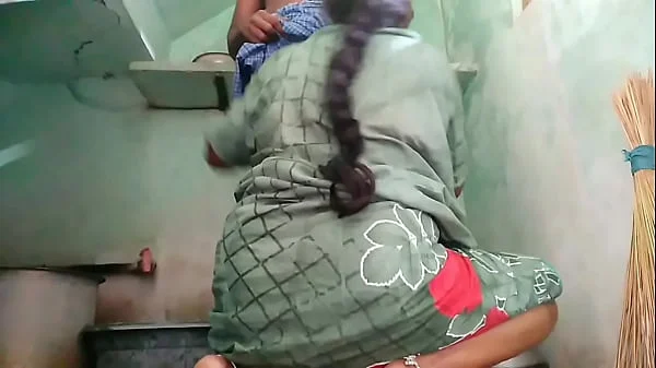 desi aunty have a sex in bathroom