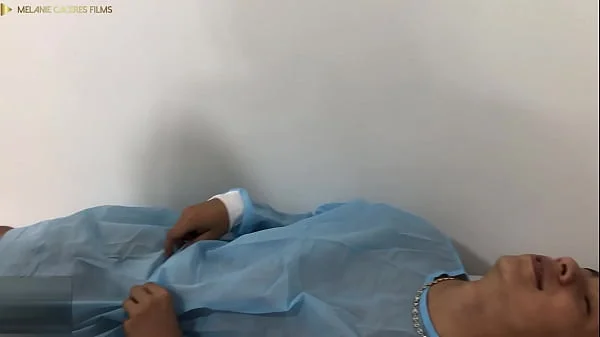 doctora sexy se folla a su paciente con polla gigante - culos grandes