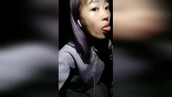 Chinese teen girlfriend sucks a cock and fucks on the streets at night