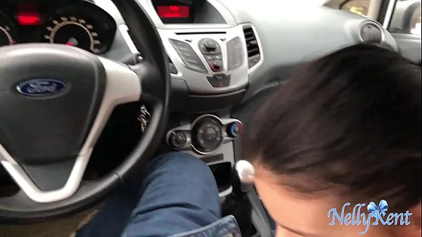 Stranger helps her to lift the bags in exchange of a blowjob in his car.Caught in public giving a blowjob