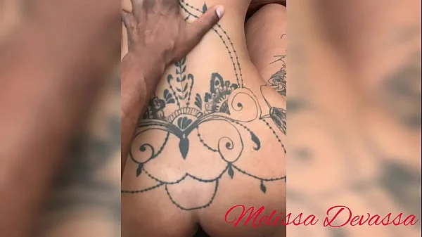 E quando eu pensei que poderia relaxar, vem ele com o pau duro na cueca vermelha comer meu cú. Calma painho, assim mainha gama. Melissa Devassa e Clarkes Boutaine