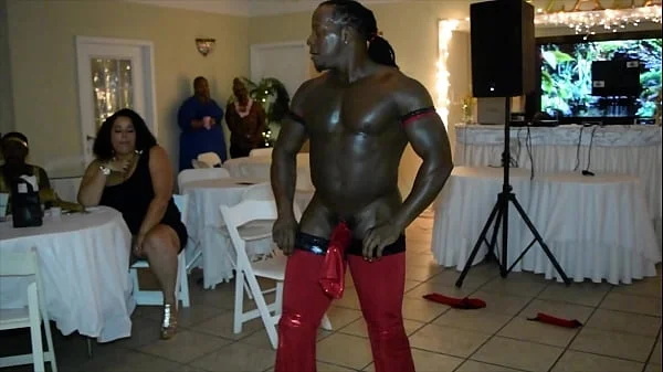 Jamaican Stripper Has Surprise for MILFS