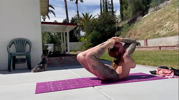 Real naked yoga with Felicity Feline