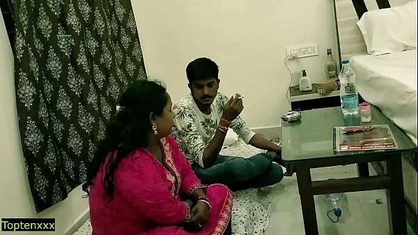 Indian hot milf Kamwali bhabhi getting fucked by young manager! Hindi XXX sex