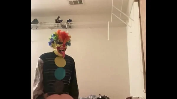 Famous Influencer Victoria Fox Gets Fucked Silly By Gibby The Clown In her Dorm Room